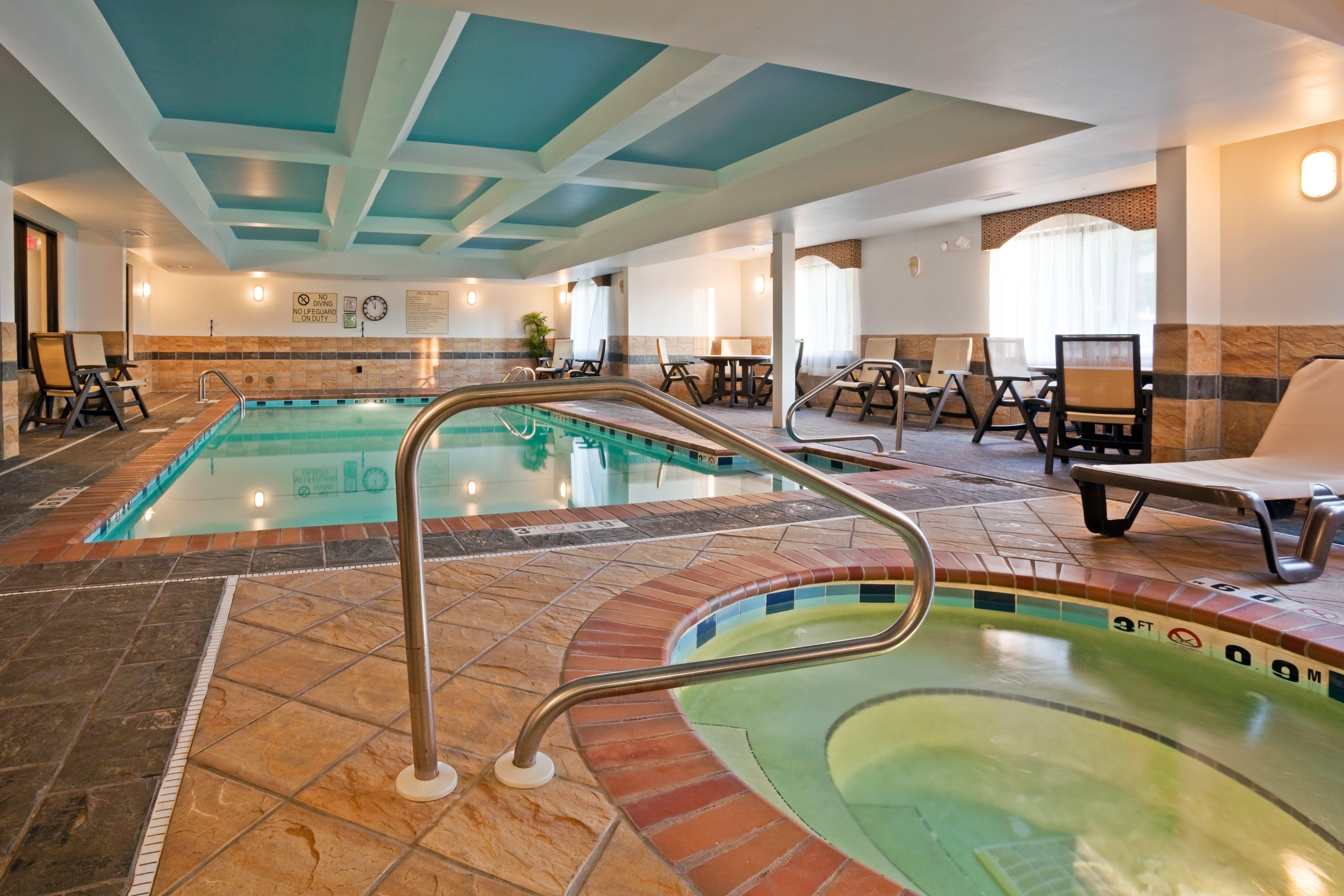 Holiday Inn Express Hotel & Suites Birmingham - Inverness 280 By Ihg Exteriör bild
