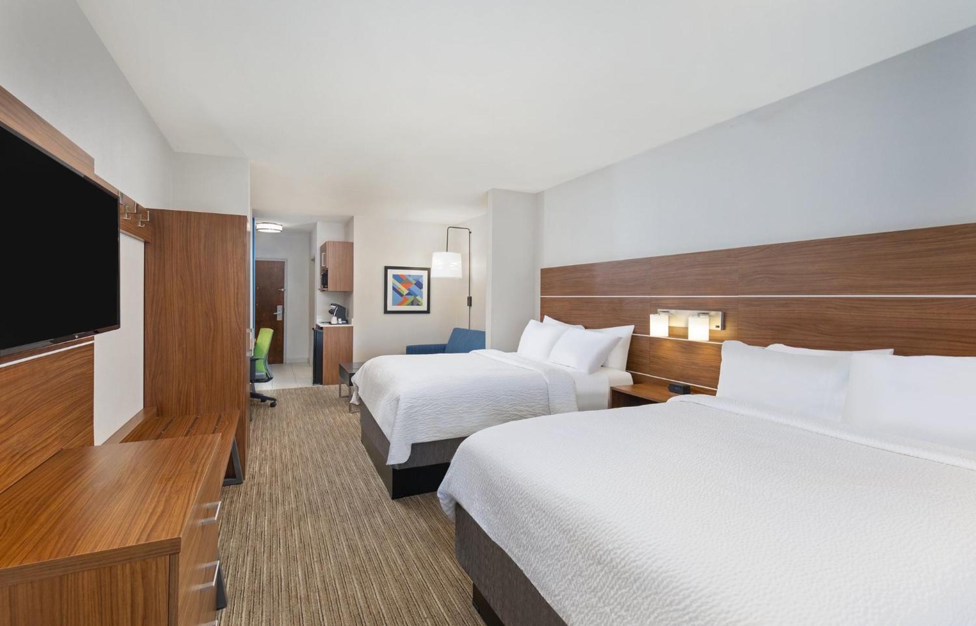 Holiday Inn Express Hotel & Suites Birmingham - Inverness 280 By Ihg Exteriör bild