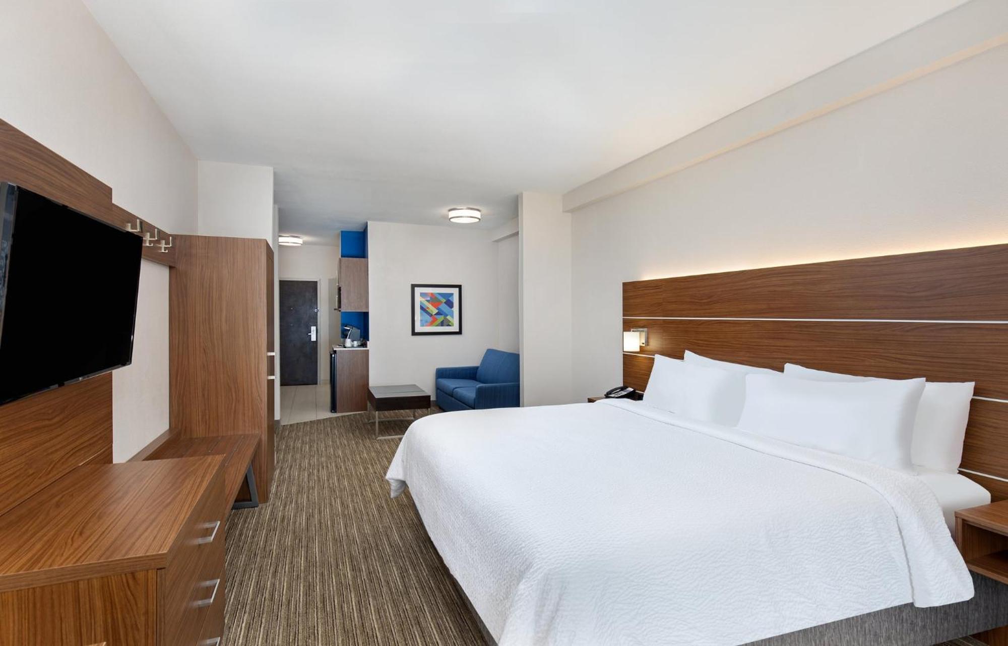 Holiday Inn Express Hotel & Suites Birmingham - Inverness 280 By Ihg Exteriör bild
