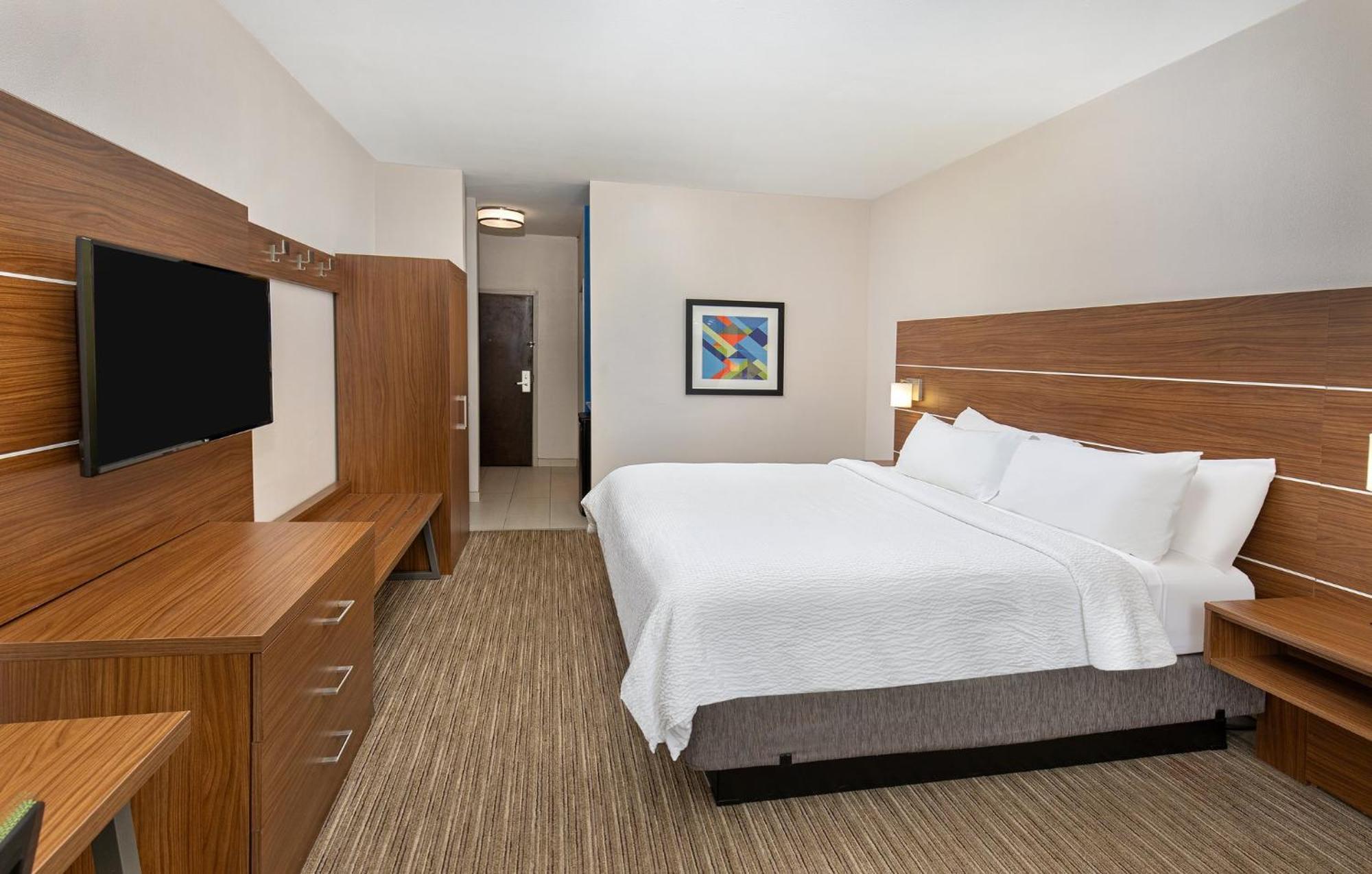 Holiday Inn Express Hotel & Suites Birmingham - Inverness 280 By Ihg Exteriör bild
