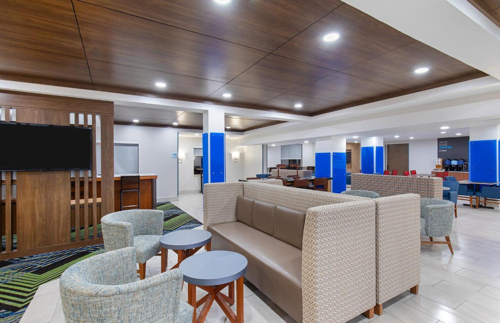 Holiday Inn Express Hotel & Suites Birmingham - Inverness 280 By Ihg Exteriör bild