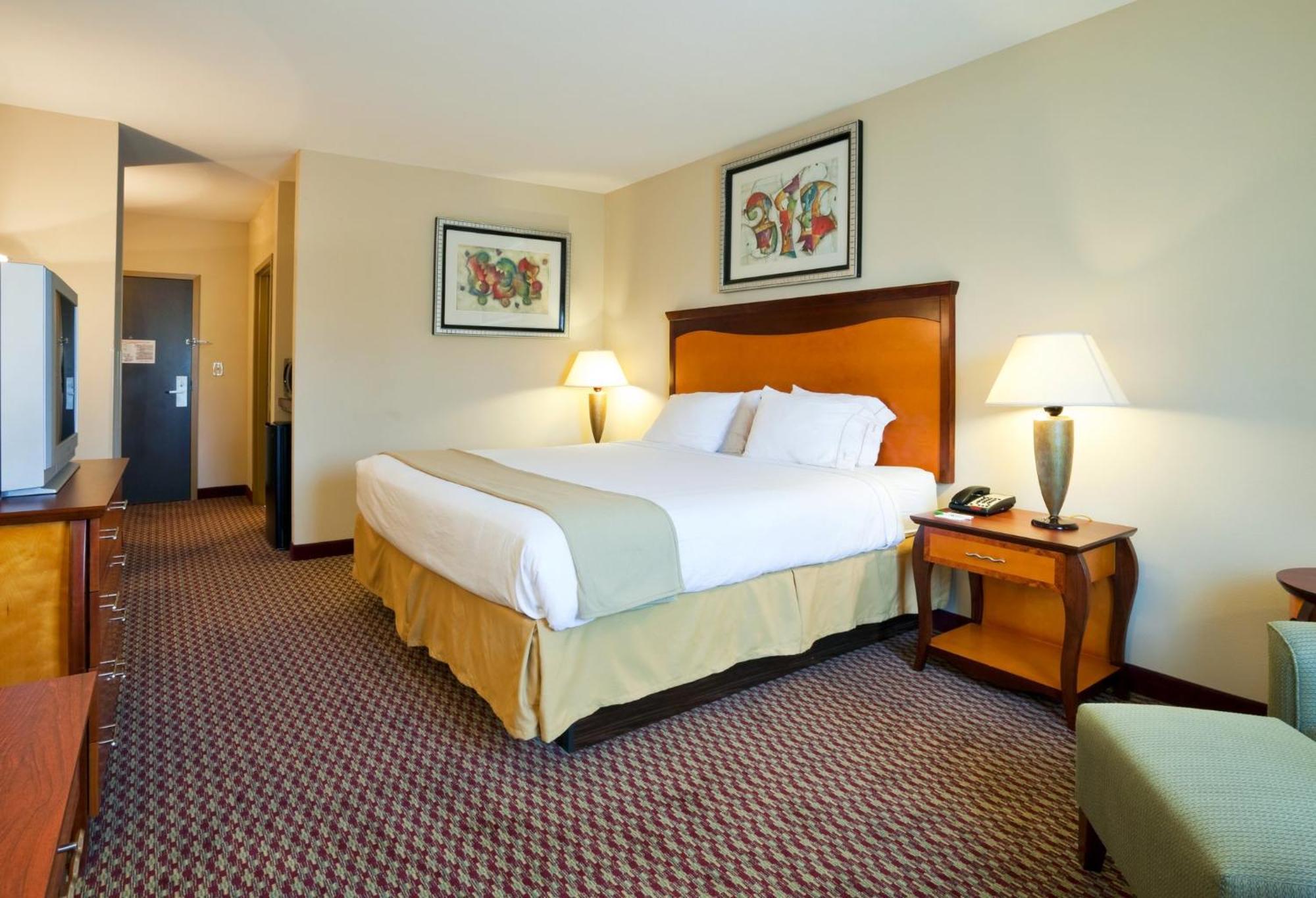 Holiday Inn Express Hotel & Suites Birmingham - Inverness 280 By Ihg Exteriör bild