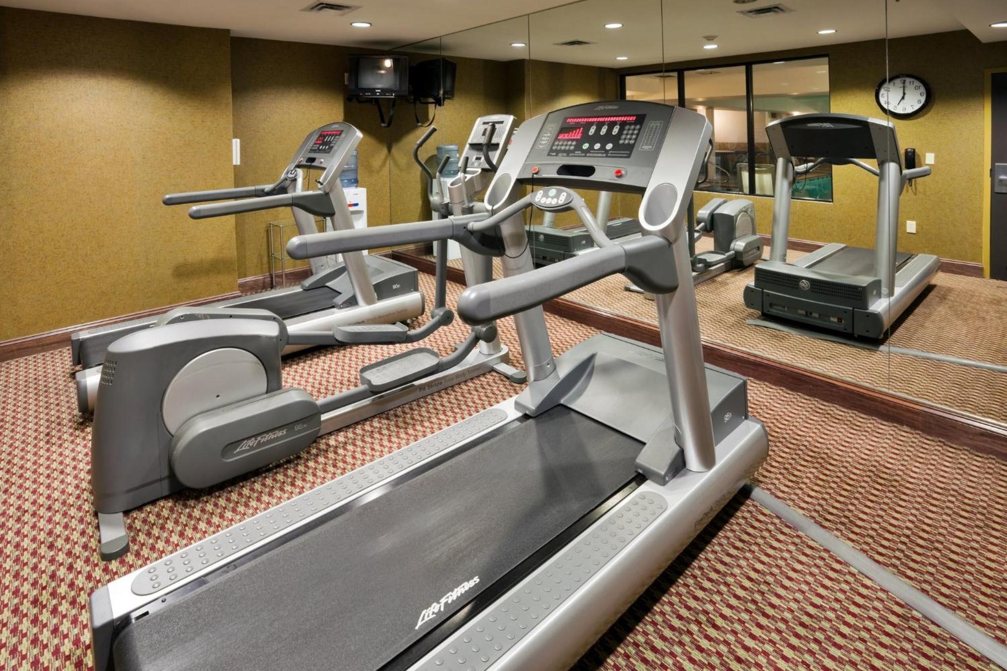 Holiday Inn Express Hotel & Suites Birmingham - Inverness 280 By Ihg Exteriör bild