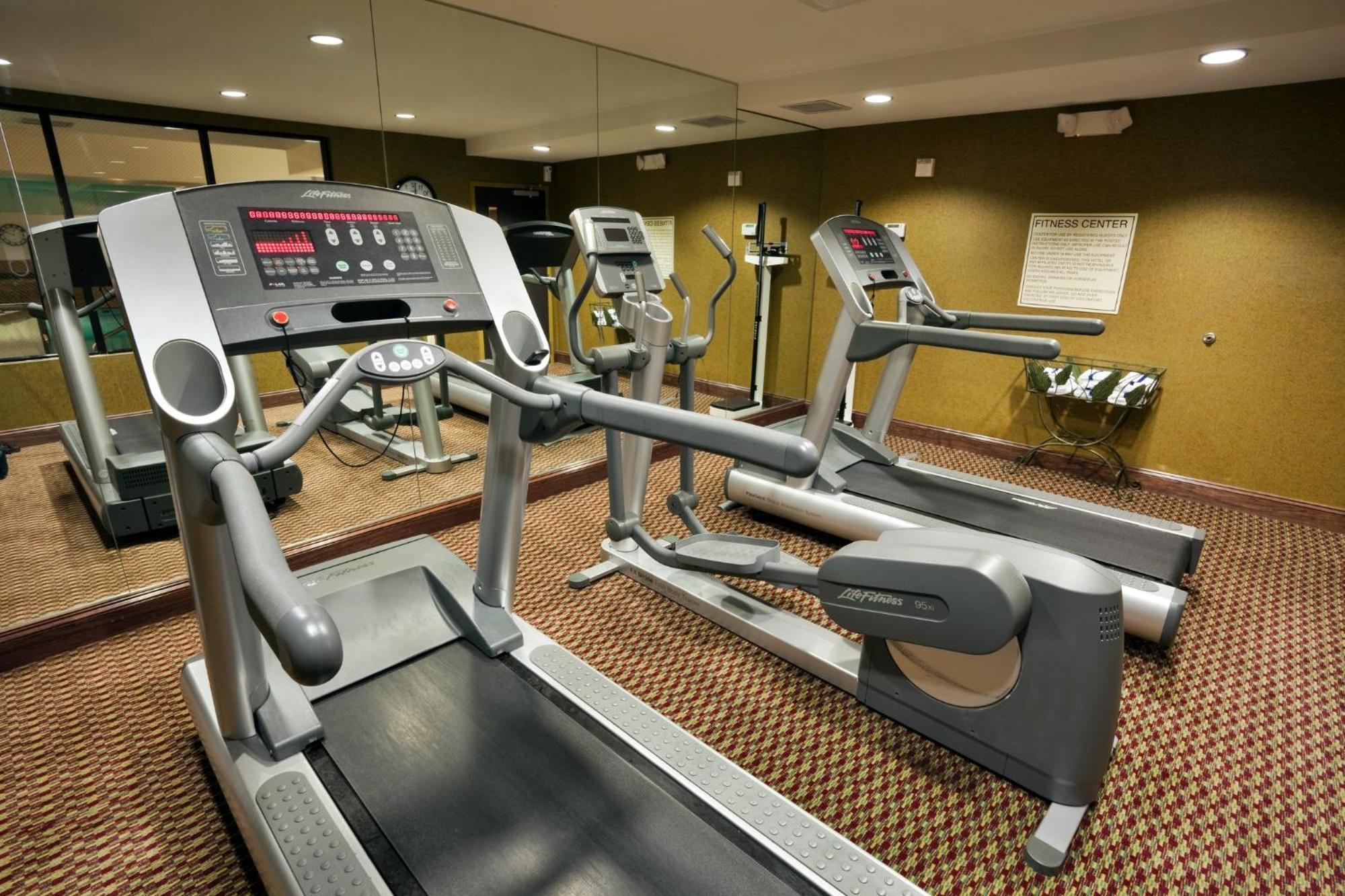 Holiday Inn Express Hotel & Suites Birmingham - Inverness 280 By Ihg Exteriör bild