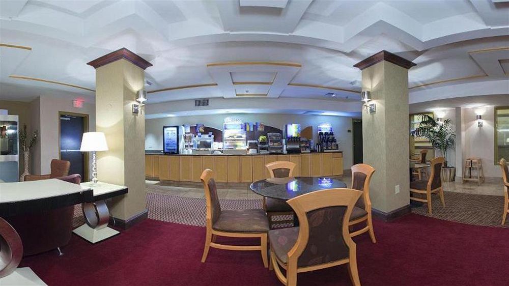 Holiday Inn Express Hotel & Suites Birmingham - Inverness 280 By Ihg Exteriör bild